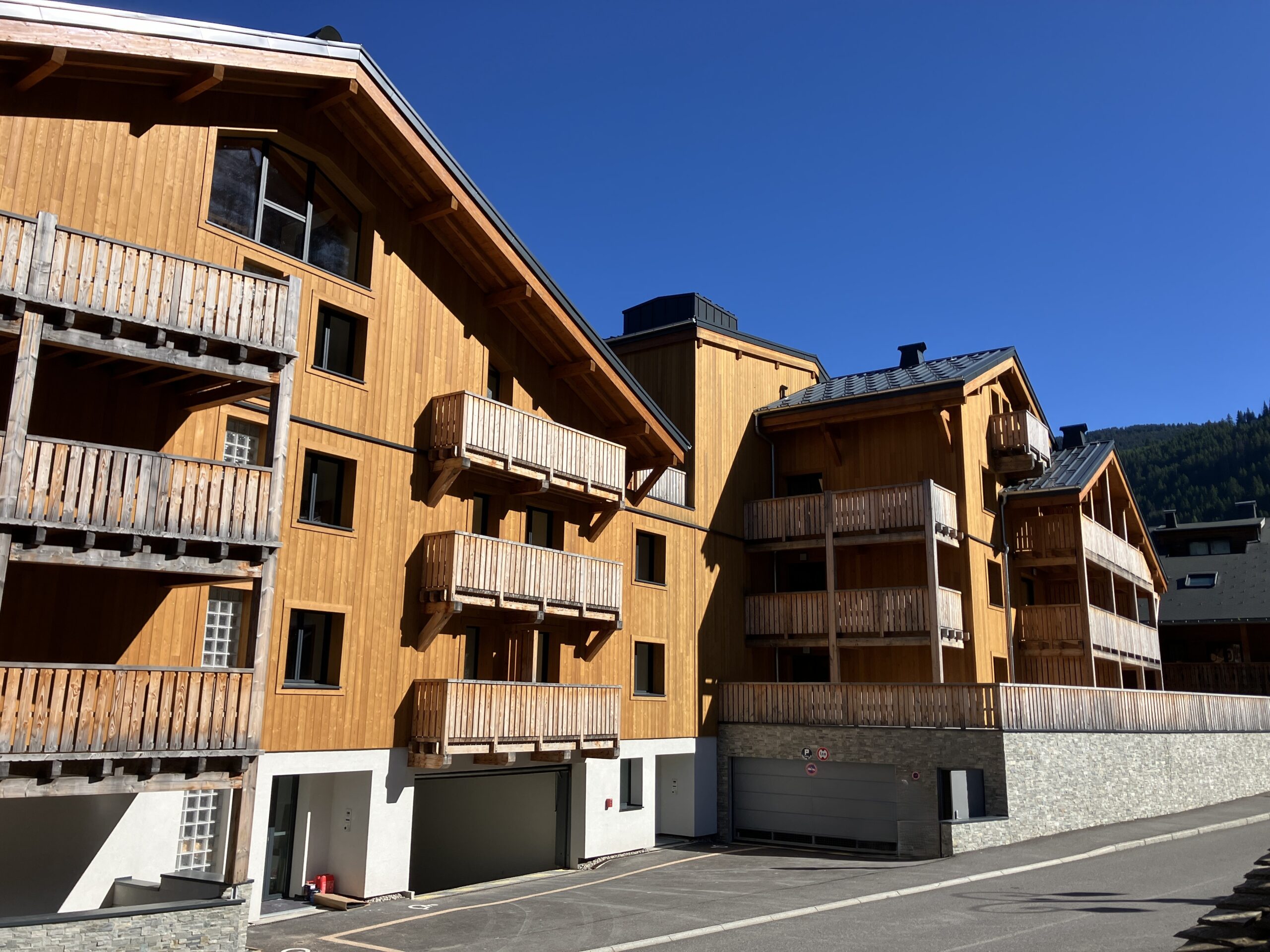 <​?php echo esc_attr( get_the_title() ); ?>