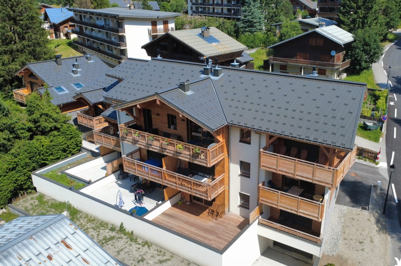 <​?php echo esc_attr( get_the_title() ); ?>